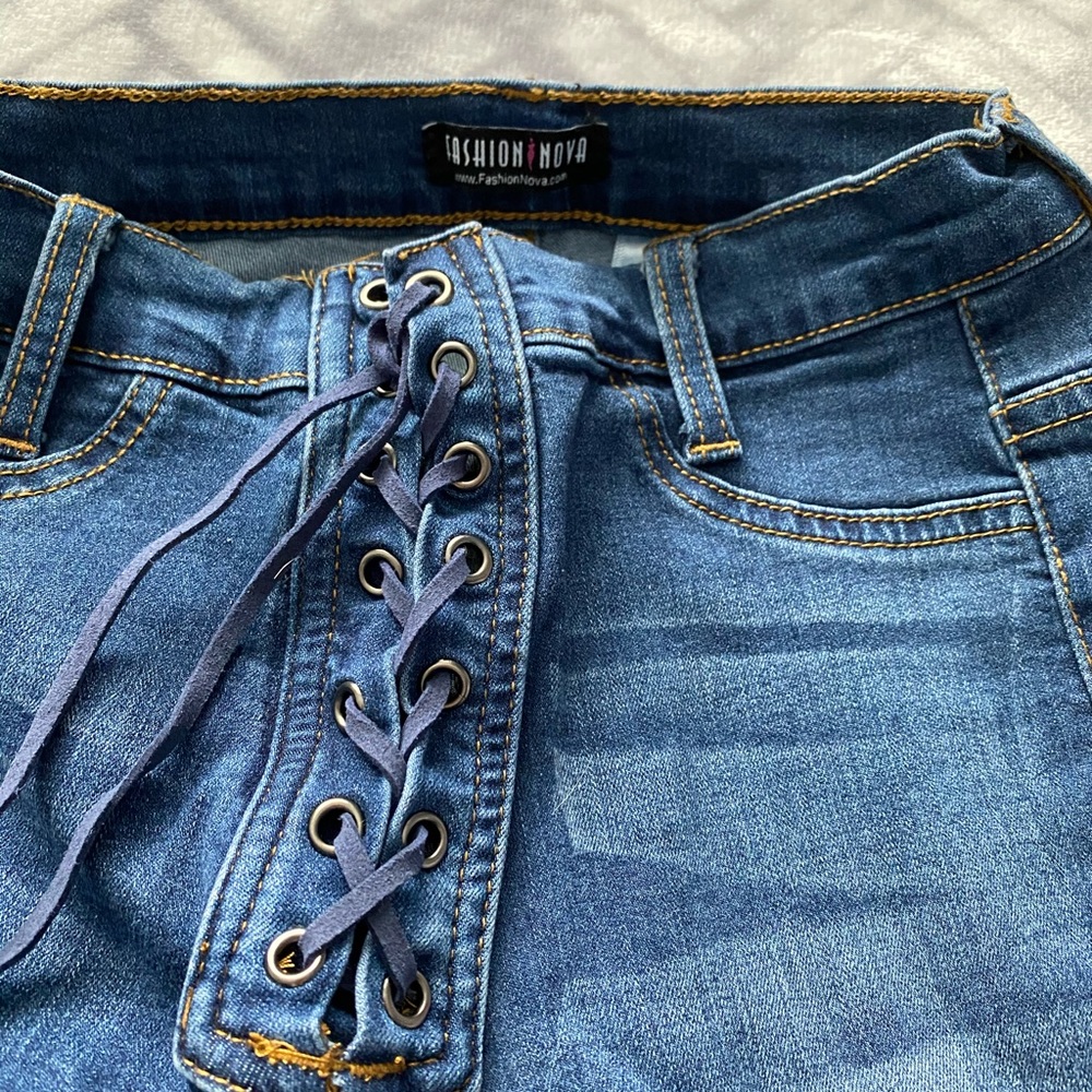 FASHION NOVA HIGH RISE JEANS - Picture 3 of 4